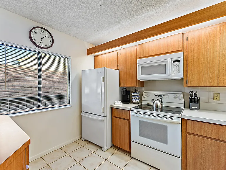 1001 Seafarer Cir #204 — Photo 9