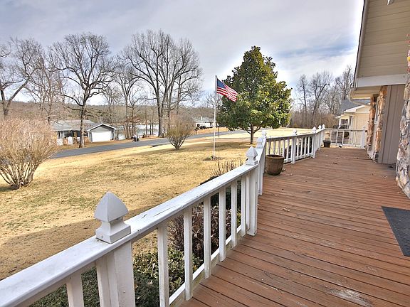 5th image of 1001 Pearl Dr
