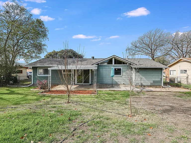 227 Shin Oak Dr — Photo 24