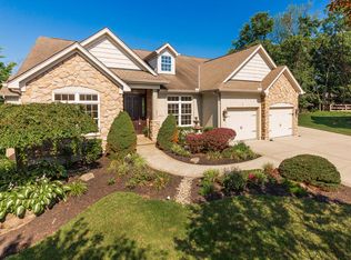 827 Crescentridge Ct, Crescent Springs, KY 41017