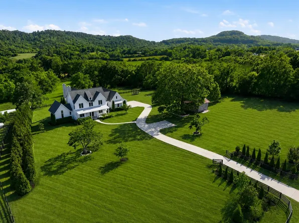 9652 Clovercroft Rd, Nolensville, TN 37135