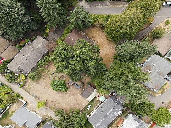 3rd image of 11822 31st Pl NE