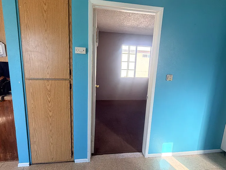 212 E Lanzit Ave #1/2 — Photo 6