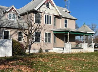 505 N Madison St, Carthage, IL 62321