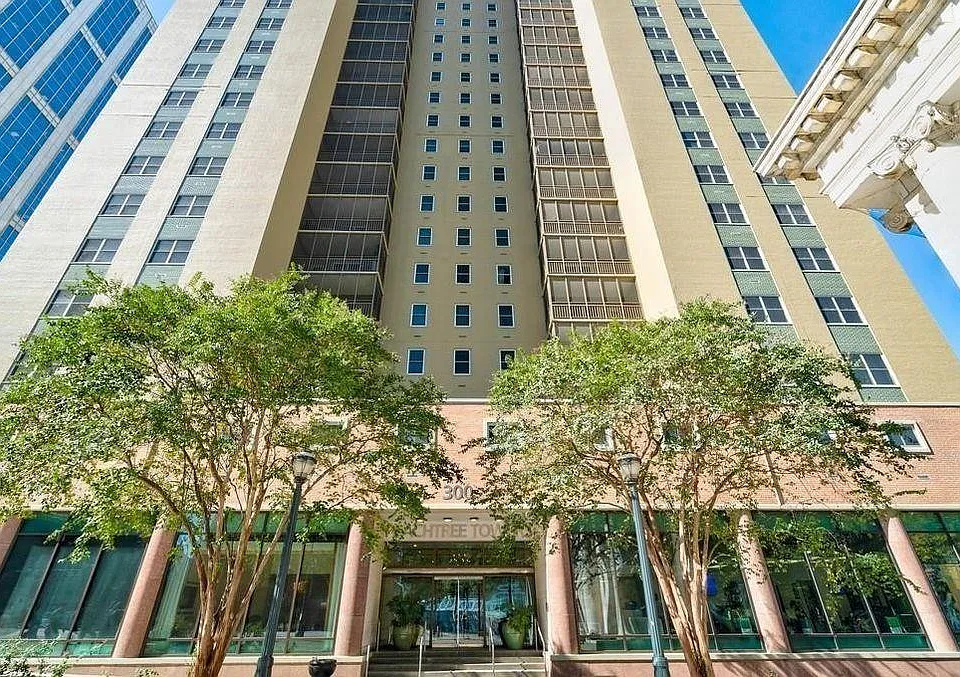 300 Peachtree St NE #21A