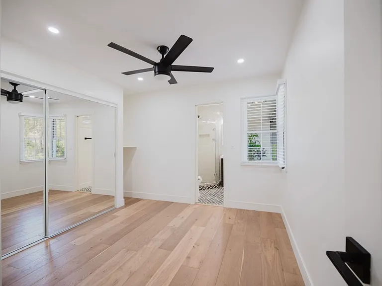 23664 Community St — Photo 7
