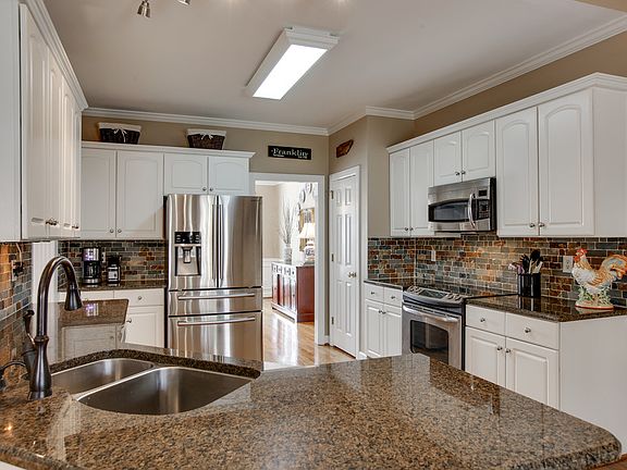 4th image of 261 Karnes Dr