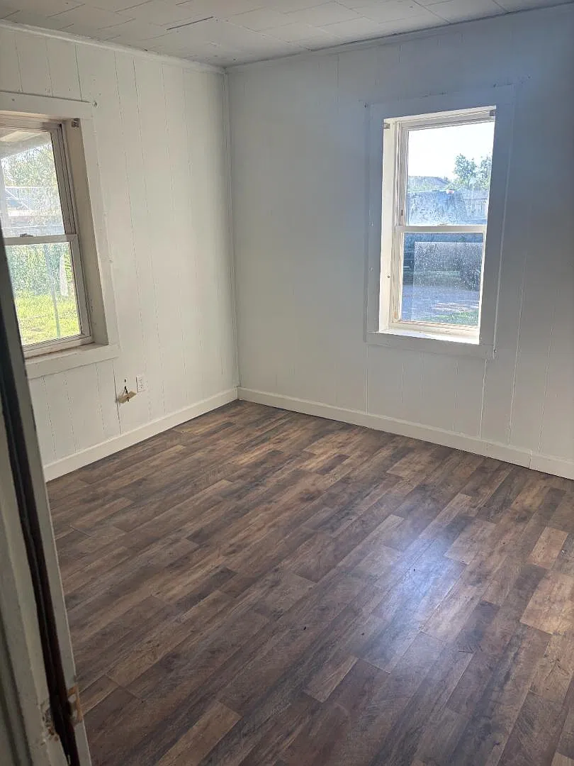 512 Noble St — Photo 3