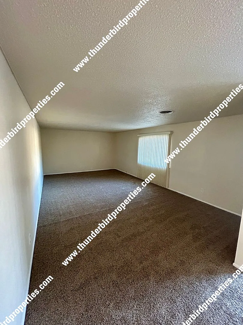$500 off first months rent Centrally located NE location — Photo 2