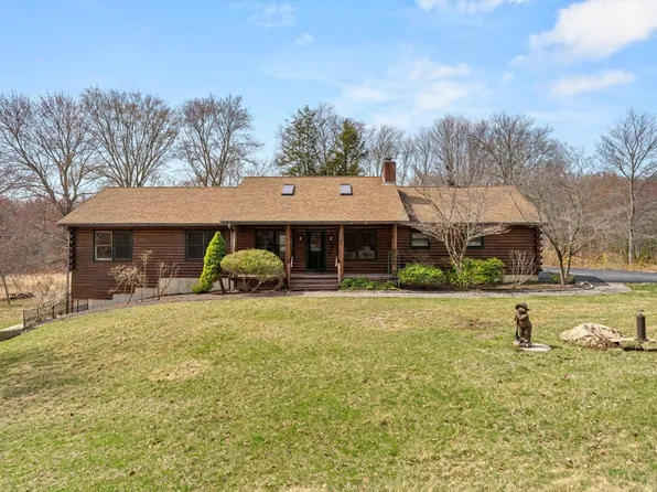 15 Quissett Rd, Mendon, MA 01756