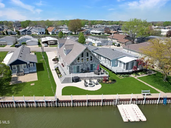 1531 N Compass Ave, Port Clinton, OH 43452