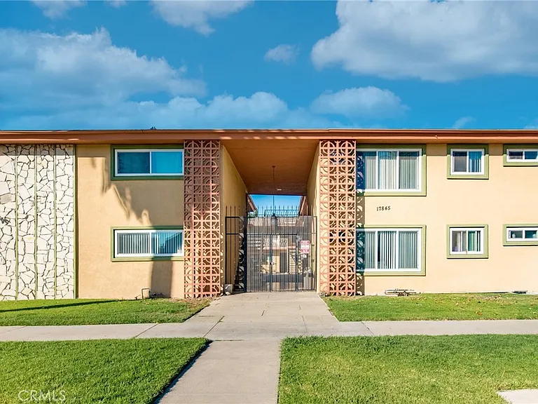 17845 Sherman Way #7 — Photo 2