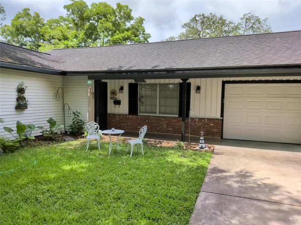 1500 Andrea Dr, Bay City, TX 77414