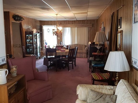 3rd image of 399 Avenue J SW