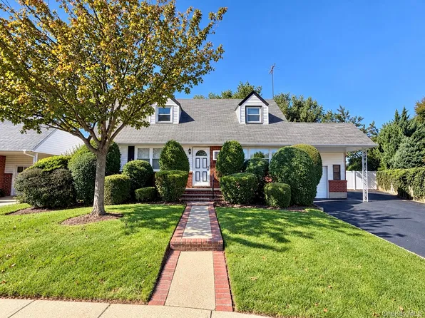 199 Ronni Drive, East Meadow, NY 11554