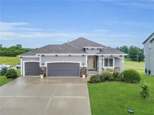 9102 NE 111th Pl, Kansas City, MO 64157