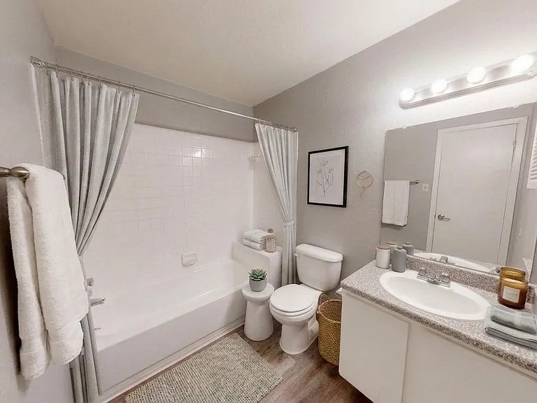 Hill Country Apartments — Photo 17