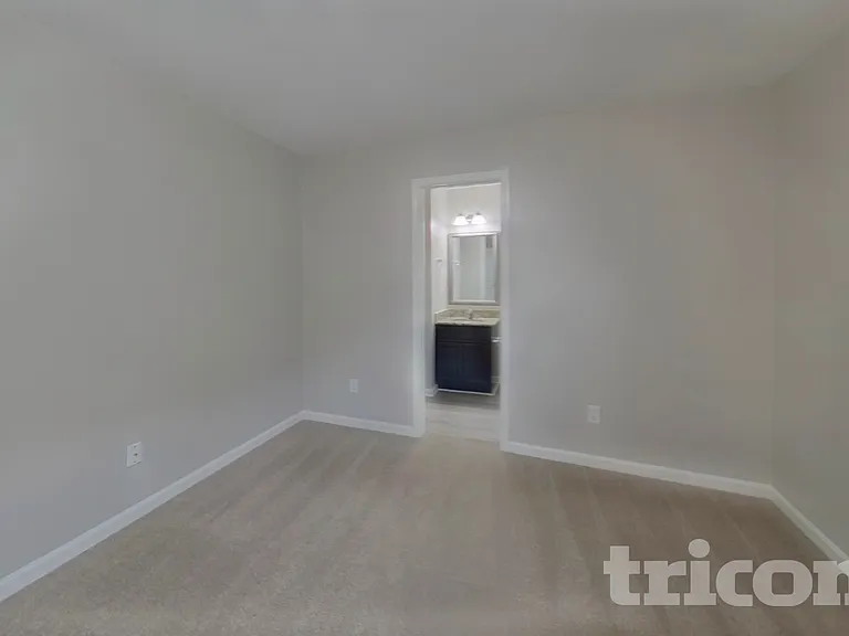 344 Longfellows Ln — Photo 11