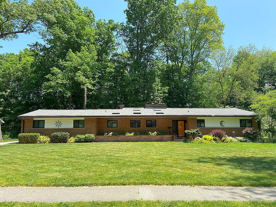 1st image of 23210 Cass Ave