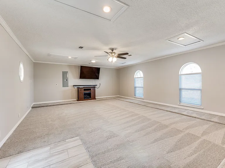 7335 Reed Rd — Photo 29