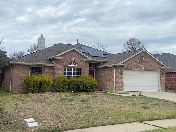 3rd image of 1070 Hillwood Dr