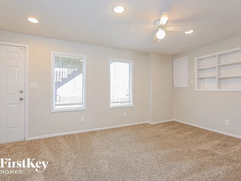 912 Madelyn Dr — Photo 12