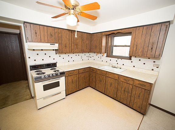 5th image of 6053 S Archer Ave Unit 2C