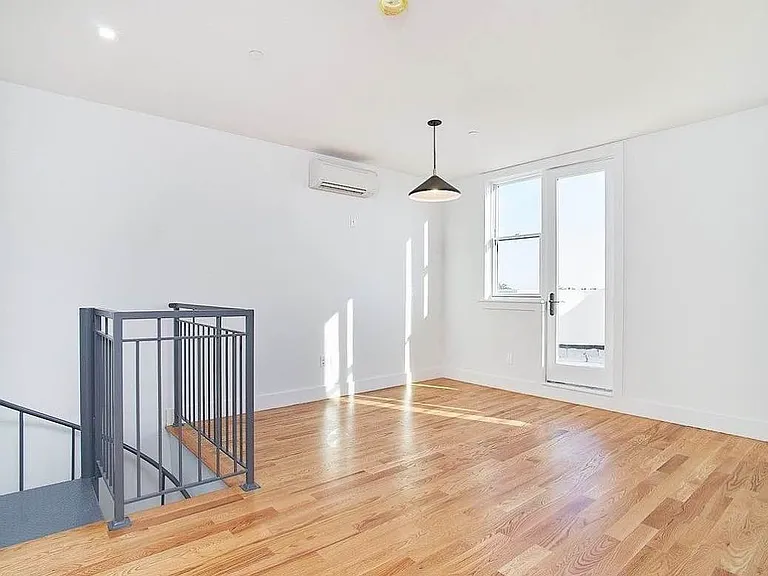 3215 Clarendon Rd #4F — Photo 16