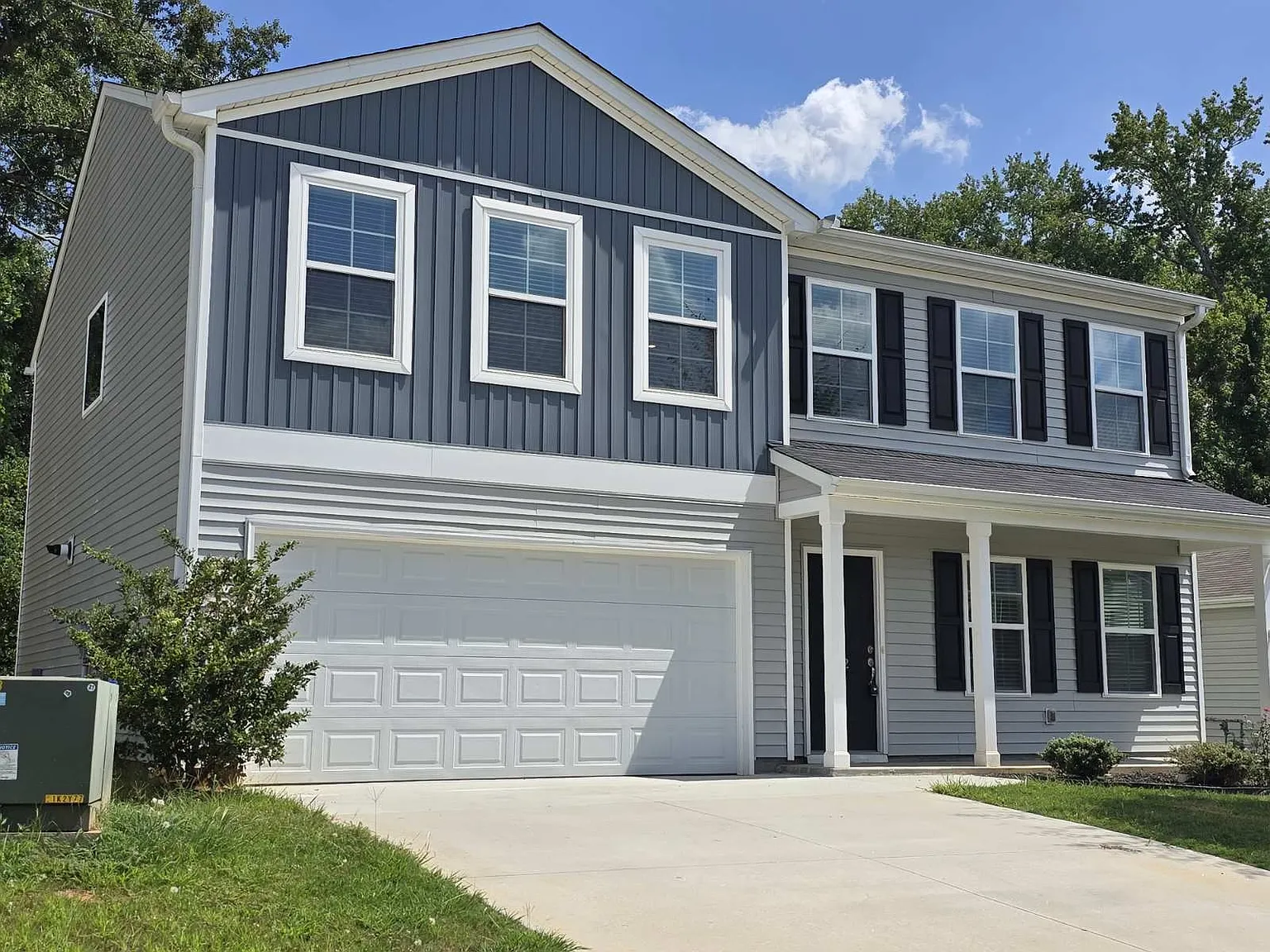 4 bed, 2218 sqft, $2,050 — Photo 2