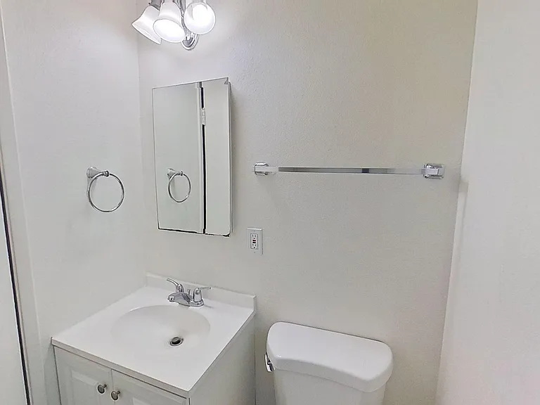 11016 Paloma Ave — Photo 10