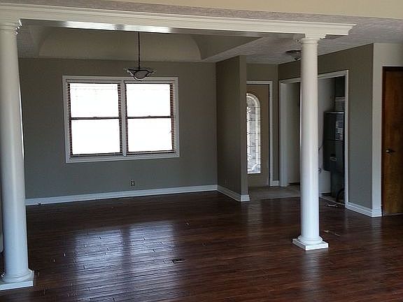 Dining Rm - fresh paint