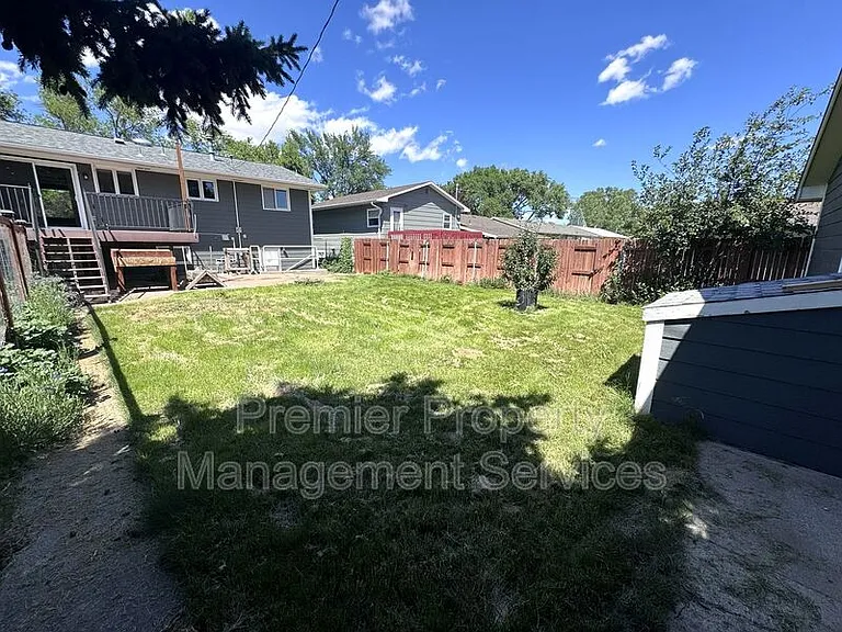 1940 Avenue C — Photo 24