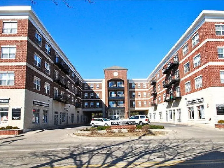 10 N Lake St #406 — Photo 8