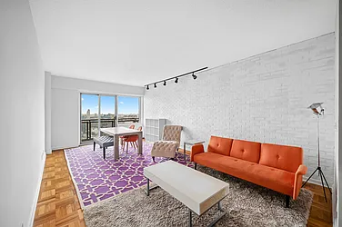 60 East 8th Street, #32M