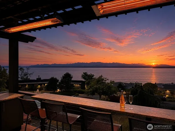 663 Windmill Drive, Freeland, WA 98249