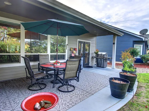 33 Broken Stone Way, Eagle Pt, OR 97524