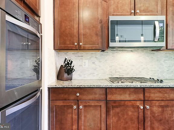 3rd image of 4096 Glendale Way