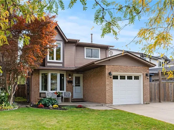 95 Memorial Ave, Hamilton, ON L8G 4C6