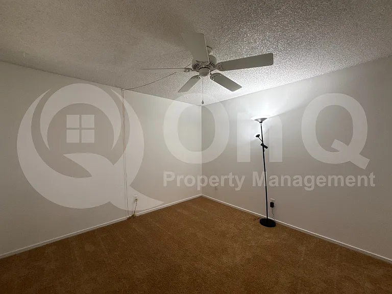 3930 N Stone Ave — Photo 14