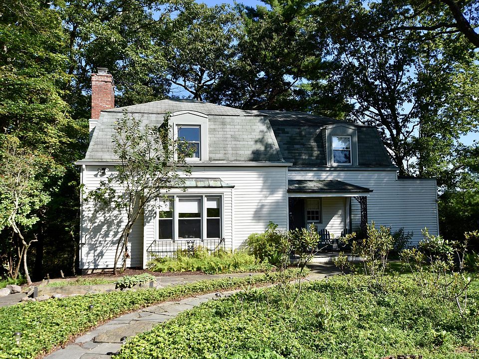 1st image of 164 Falls Dr