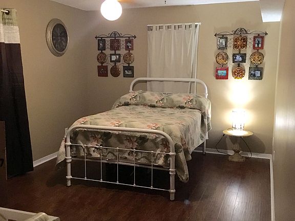 Downstairs bedroom 