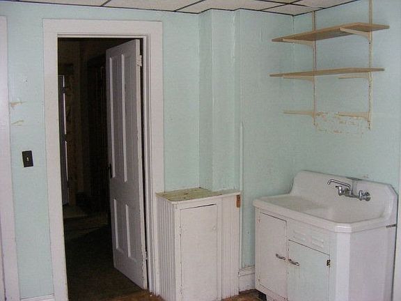 3rd image of 648 Jefferson St