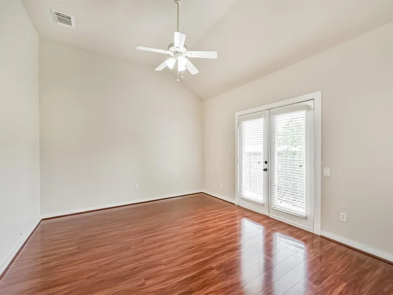11025 Robin Hood Ct — Photo 33