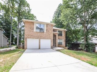 2040 Hunters Ridge Dr, Lawrenceville, GA 30044