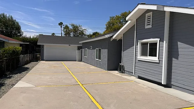 5 bed, 3016 sqft, $4,500 — Photo 3
