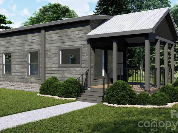 132 Blue Hill Pkwy, Marion, NC 28752