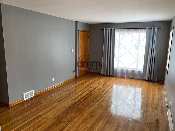 4th image of 6099 Ridge Rd #1