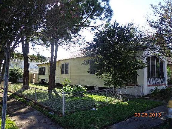2nd image of 2706 Castiglione St