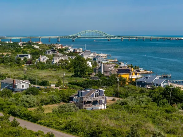 8 The Fairway, Oak Beach, NY 11702