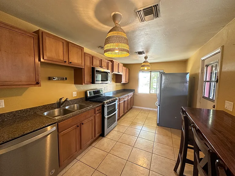 2208 N Rita Ave — Photo 10